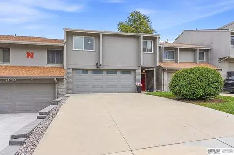 13946 Greenfield Rd, Omaha, NE 68138