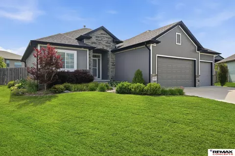 6350 Nashway Cir, Lincoln, NE 68516