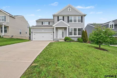 6460 Elmhurst Dr, Omaha, NE 68157