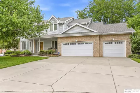14016 Browne Cir, Omaha, NE 68164