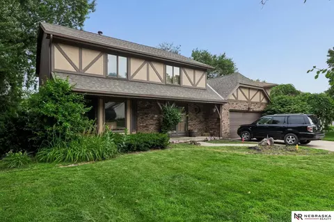 2205 S 152nd St, Omaha, NE 68144