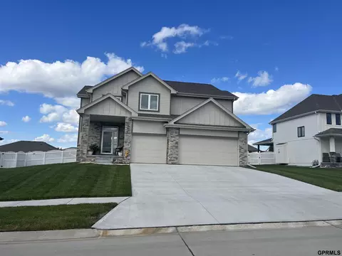 11508 Slayton St, Papillion, NE 68046
