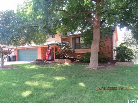 12228 Deer Hollow Dr, Omaha, NE 68154