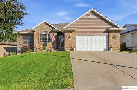 21114 Mcclellan Dr, Gretna, NE 68028
