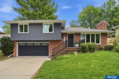 5720 S 50 St, Lincoln, NE 68516