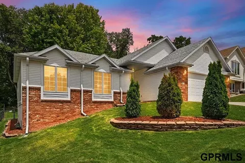 312 Buena Vista Cir, Council Bluffs, IA 51503