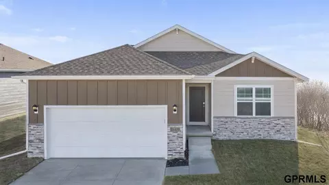 13813 Wyoming St, Omaha, NE 68142