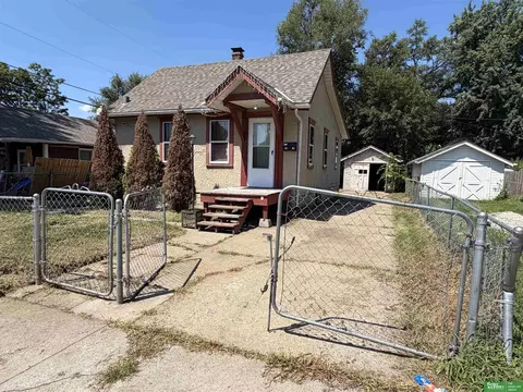 5516 N 37 St, Omaha, NE 68111