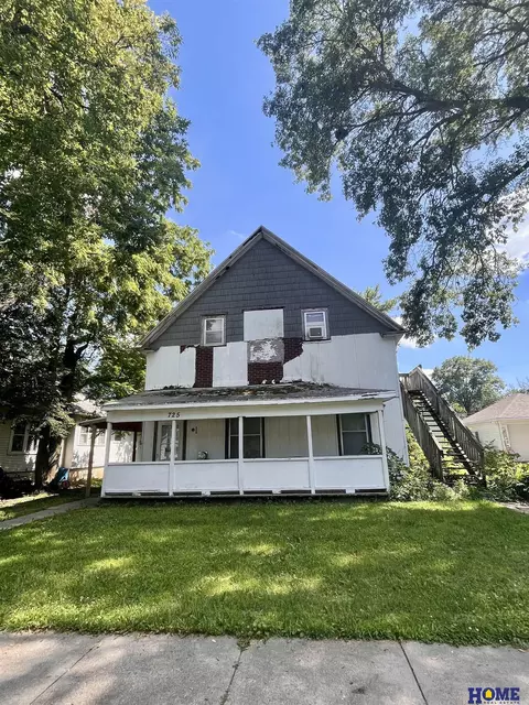 725 1st St, Milford, NE 68405