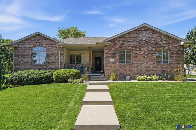 7701 Glynoaks Dr, Lincoln, NE 68516