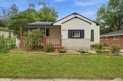 6213 Gladstone St, Lincoln, NE 68507