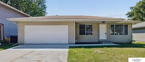 1731 SW 23rd St, Lincoln, NE 68522