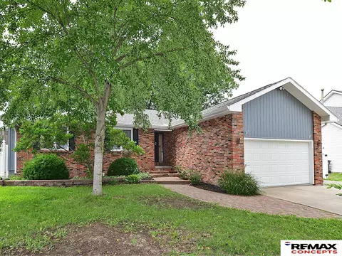 2931 Raleigh St, Lincoln, NE 68516
