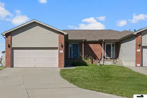 7251 Dorchester Ct, Lincoln, NE 68521