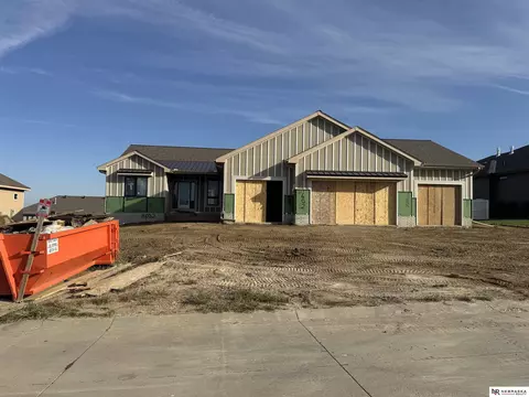 11602 Slayton St, Papillion, NE 68046