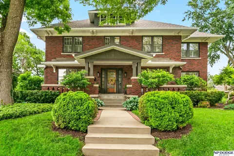 1023 Mercer Blvd, Omaha, NE 68131