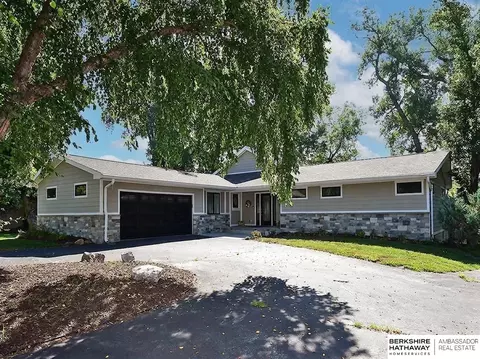 621 Riverside Dr, Waterloo, NE 68069