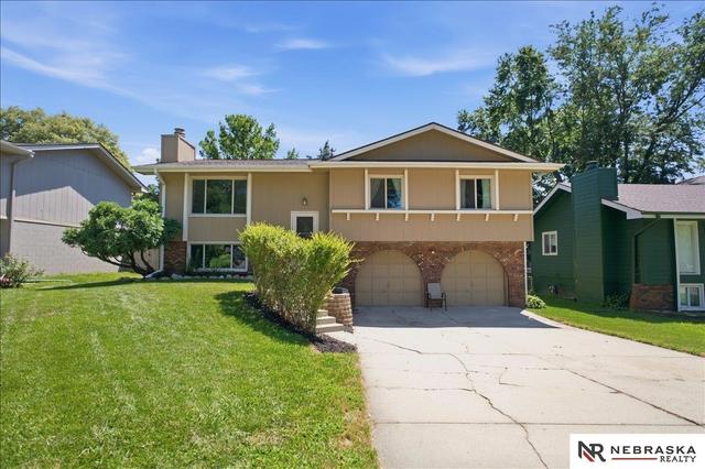 15111 Davenport Cir, Omaha, NE 68154