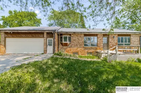 11222 Erskine St, Omaha, NE 68164