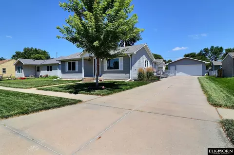 306 Madison St, Waterloo, NE 68069 photo 2