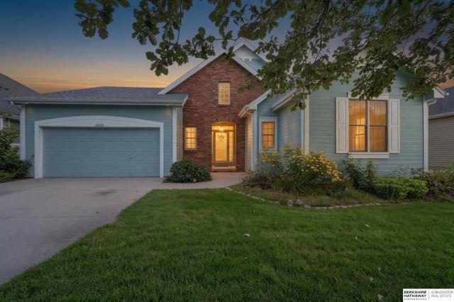 4606 Edgerton Dr, Papillion, NE 68133