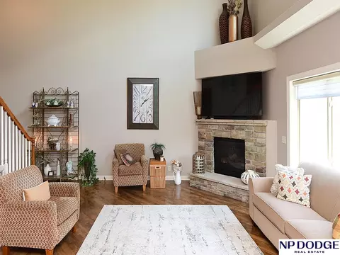 6811 N 122 Ct, Omaha, NE 68142