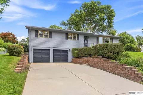 9224 Dorcas St, Omaha, NE 68124