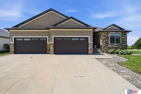 8901 S 30th St, Lincoln, NE 68516