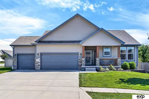 11503 Shepard St, Papillion, NE 68046