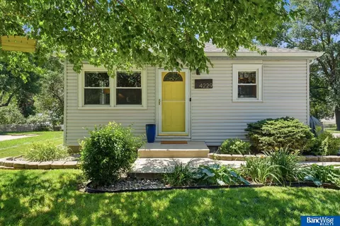 4229 N 12th St, Lincoln, NE 68521