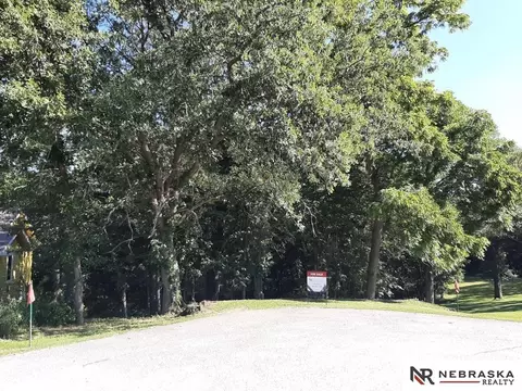 8303 Howe Ct, Plattsmouth, NE 68048