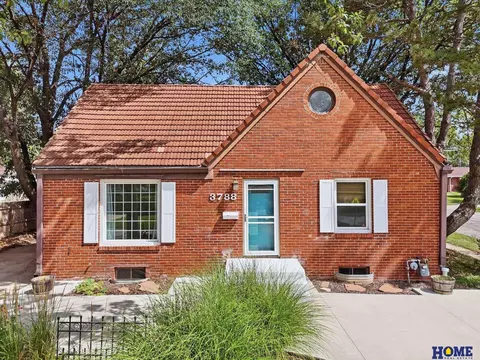 3788 F St, Lincoln, NE 68510