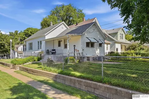 1955 S 11th St, Omaha, NE 68108