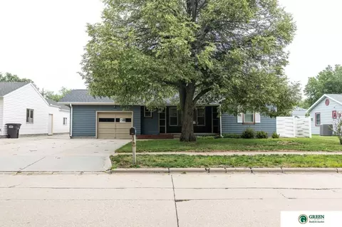 1930 N Grant Ave, York, NE 68467