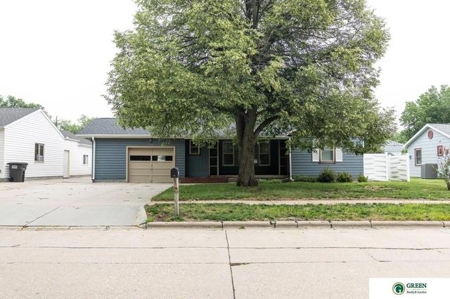 1930 N Grant Ave, York, NE 68467