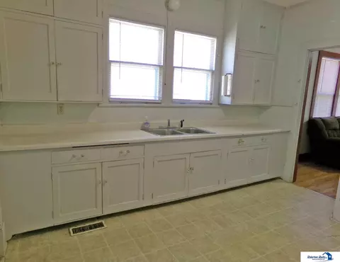 211 S 13th St, Beatrice, NE 68310 photo 12