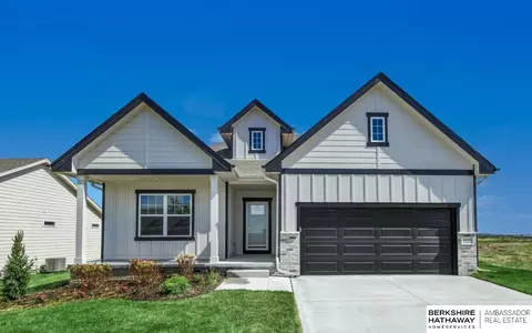 18073 Soldier St, Omaha, NE 68136