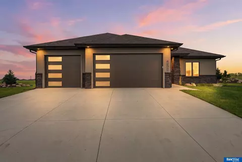 4000 Primrose Pl, Lincoln, NE 68516