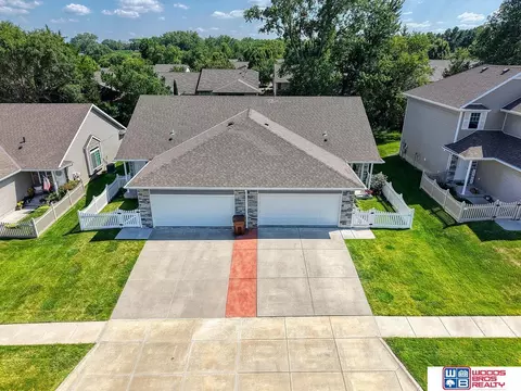 5733 Brendon Ln, Lincoln, NE 68516