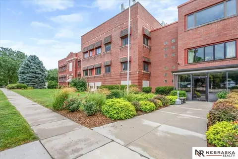 1540 N Cotner Blvd #A8, Lincoln, NE 68505