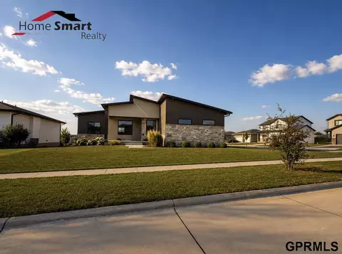 740 W Panorama Rd, Lincoln, NE 68523