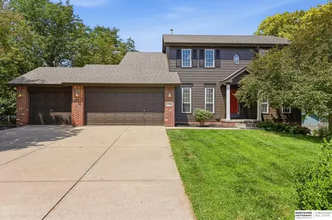 17012 O Cir, Omaha, NE 68135