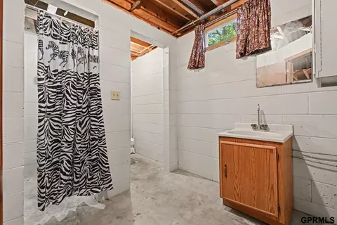 Bath - 7333 E Gage Rd, Firth, NE 68358 photo 2 of 2