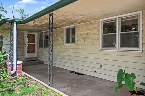 Exterior - 7333 E Gage Rd, Firth, NE 68358 photo 2 of 8