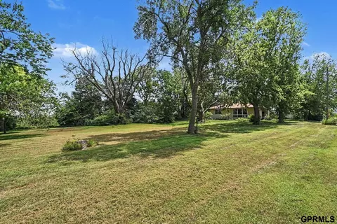 Exterior - 7333 E Gage Rd, Firth, NE 68358 photo 4 of 8