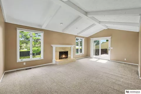 5171 S 150th Plz, Omaha, NE 68137