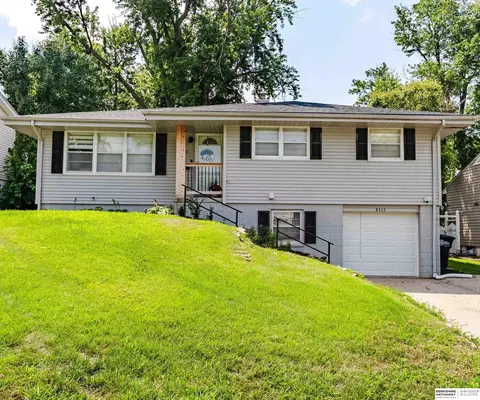 8215 Franklin St, Omaha, NE 68114