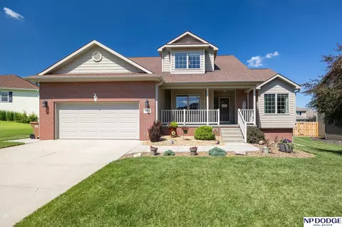 4801 Landsberry Ln, Lincoln, NE 68516