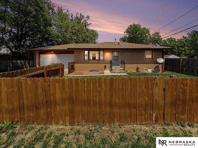 5110 Gladstone St, Lincoln, NE 68504