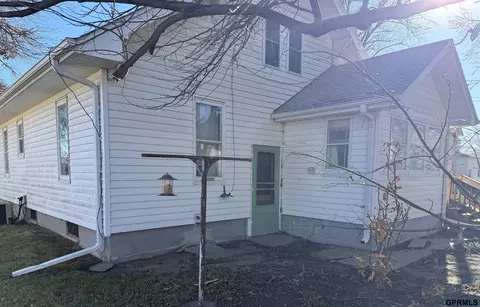 Exterior - 233 S Fillmore St, Bruning, NE 68322 photo 2 of 4